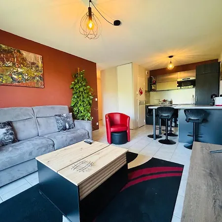 Apartment En Privee Avec Piscine *