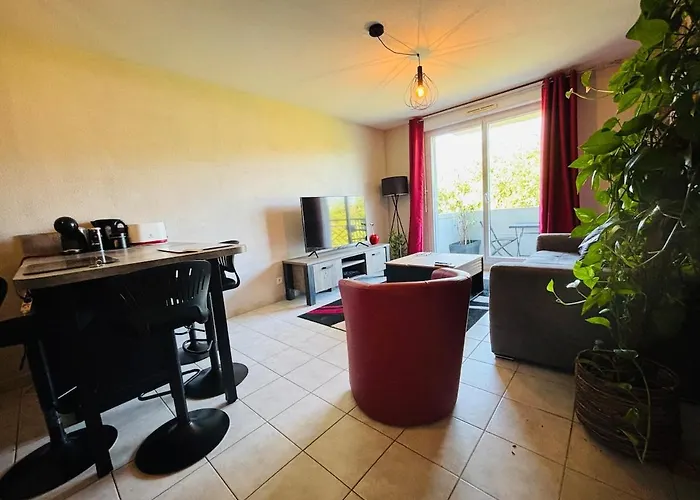 Apartment En Privee Avec Piscine